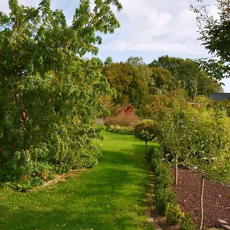 Cote Jardin Hébergement de vacances Vannecrocq